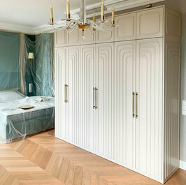 Большой шкаф в спальню