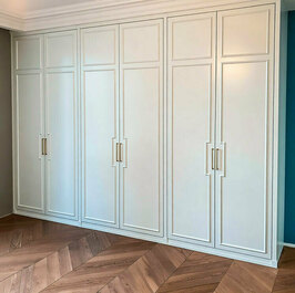 Белые шкафы в спальню