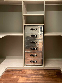 П-образная гардеробная