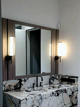 Бра в ванной вокруг зеркала